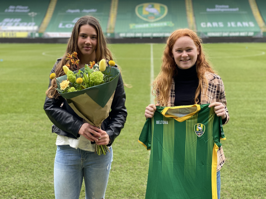 ADO Vrouwen bindt Manon van Raay en Louise van Oosten
